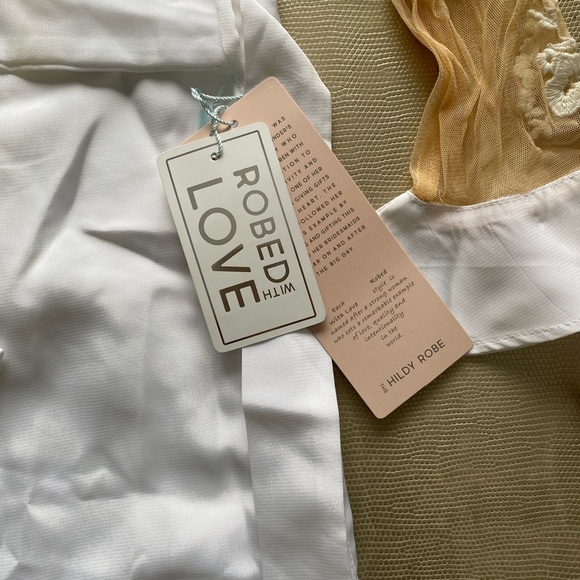 Robed with Love- Flower Girl Robe, White- Brand new with tags! - Picture 4 of 10